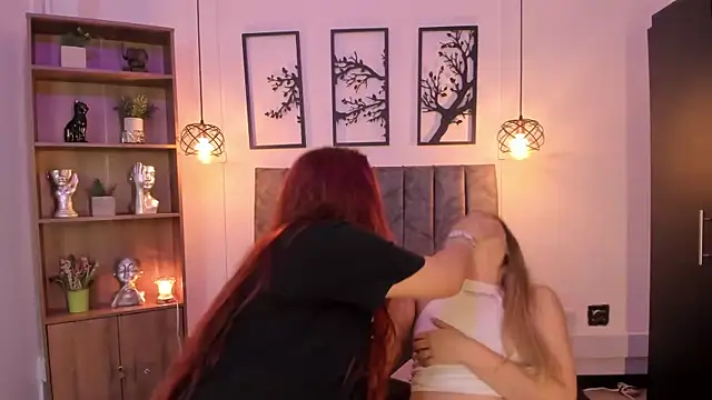 Snapshot of Andy_and_emma chatting on 02-09-25, 12:52 Andy and emma online show from 02-09-25, 12:52