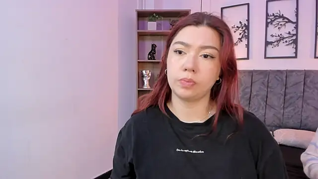 Snapshot of Andy_and_emma chatting on 02-10-25, 12:39 Andy and emma online show from 02-10-25, 12:39