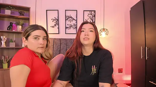 Snapshot of Andy_and_emma chatting on 02-16-25, 03:48 Andy and emma online show from 02-16-25, 03:48