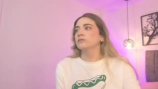 Snapshot of Andy_and_emma chatting on 02-01-26, 12:37 Andy and emma online show from 02-01-26, 12:37