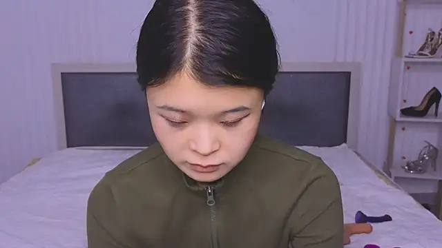 Tina Kim  online show from 12-09-24, 11:15