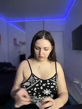 HoneySweetBee online show from 11-21-25, 11:36