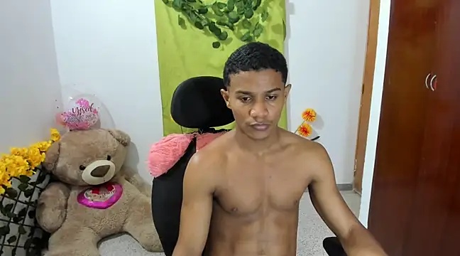 Snapshot of corzoethan chatting on 01-05-25, 11:44 corzoethan online show from 01-05-25, 11:44