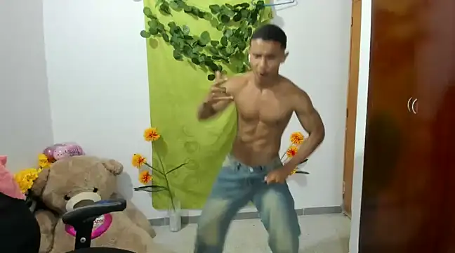 Snapshot of corzoethan chatting on 01-09-25, 02:43 corzoethan online show from 01-09-25, 02:43