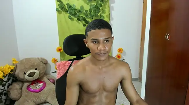 Snapshot of corzoethan chatting on 01-10-25, 11:39 corzoethan online show from 01-10-25, 11:39