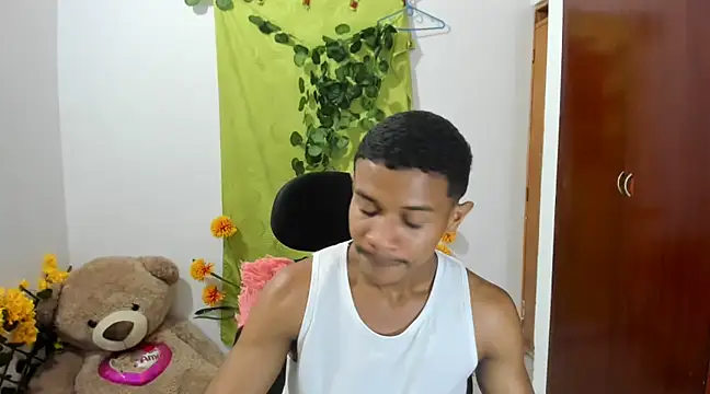 Snapshot of corzoethan chatting on 01-17-25, 12:10 corzoethan online show from 01-17-25, 12:10