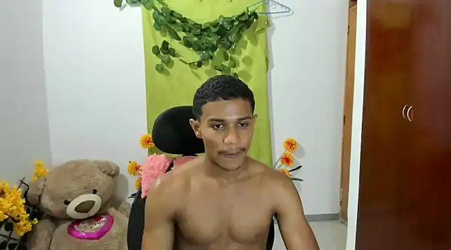 Snapshot of corzoethan chatting on 01-25-25, 02:58 corzoethan online show from 01-25-25, 02:58