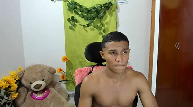 Snapshot of corzoethan chatting on 01-29-25, 12:01 corzoethan online show from 01-29-25, 12:01