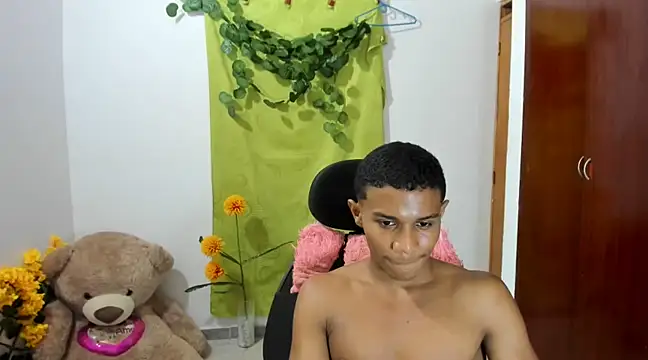 Snapshot of corzoethan chatting on 02-04-25, 02:39 corzoethan online show from 02-04-25, 02:39