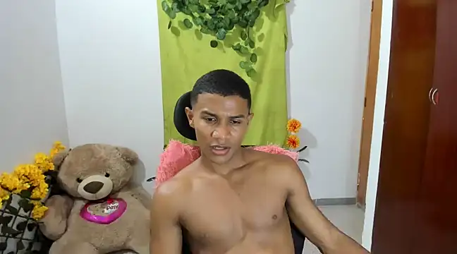 Snapshot of corzoethan chatting on 02-21-25, 11:10 corzoethan online show from 02-21-25, 11:10