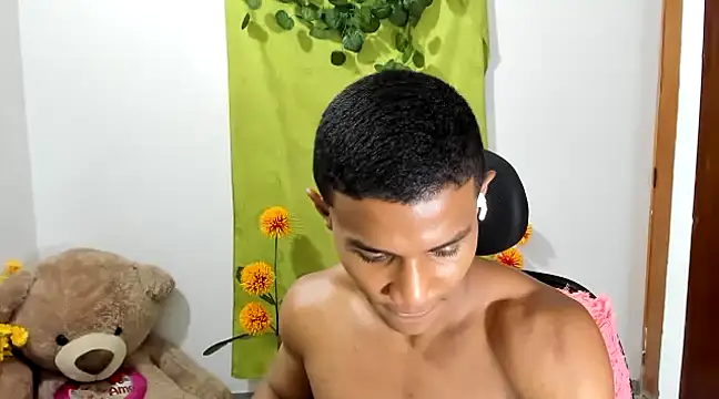 Snapshot of corzoethan chatting on 03-06-25, 05:14 corzoethan online show from 03-06-25, 05:14