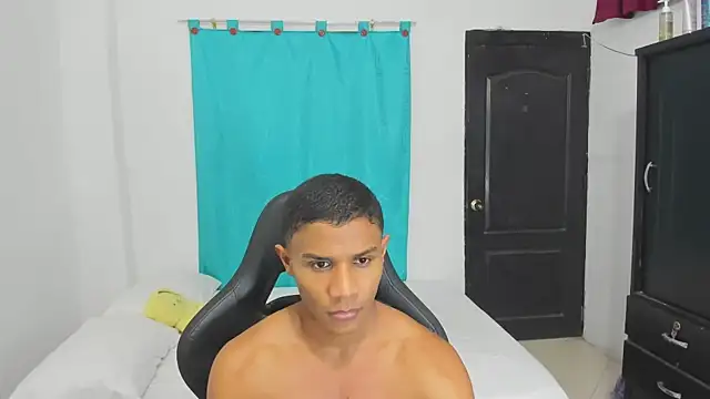 Snapshot of corzoethan chatting on 09-08-25, 11:15 corzoethan online show from 09-08-25, 11:15