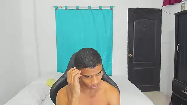 Snapshot of corzoethan chatting on 09-10-25, 02:22 corzoethan online show from 09-10-25, 02:22