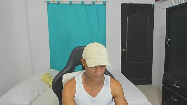 Snapshot of corzoethan chatting on 09-27-25, 11:43 corzoethan online show from 09-27-25, 11:43