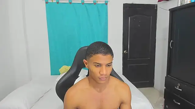 Snapshot of corzoethan chatting on 10-09-25, 11:14 corzoethan online show from 10-09-25, 11:14