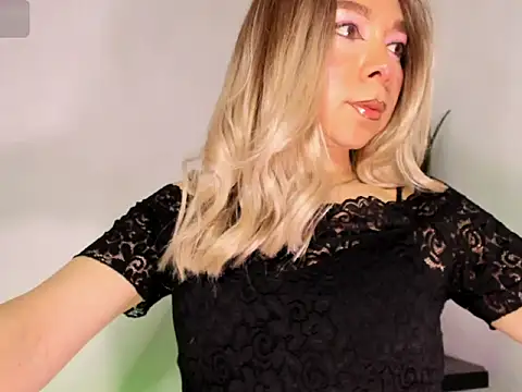 victoria qq online show from 10-25-25, 08:36