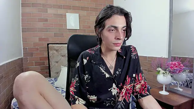 Snapshot of MIKE_HUNTER7 chatting on 01-14-25, 06:56 MIKE HUNTER7 online show from 01-14-25, 06:56