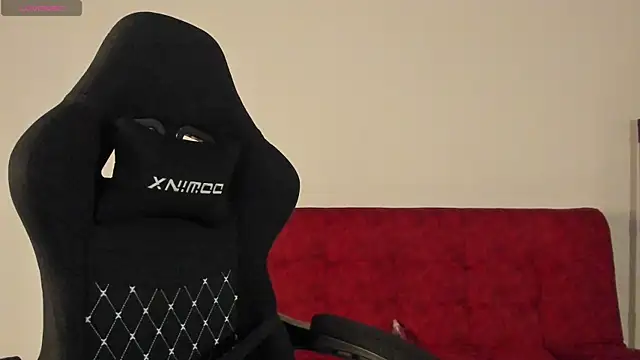 Snapshot of mally_s1 chatting on 03-05-25, 01:42 mally s1 online show from 03-05-25, 01:42