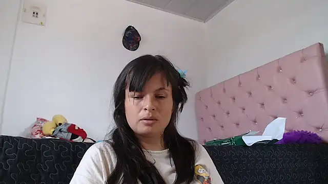 Snapshot of Aliciaheart chatting on 11-11-25, 07:36 Aliciaheart online show from 11-11-25, 07:36