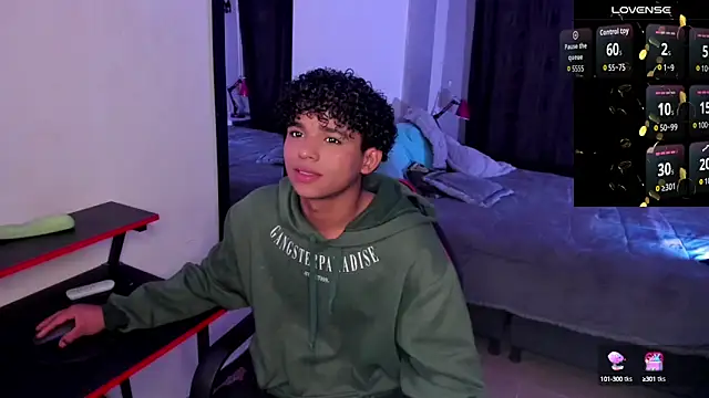 Snapshot of Noah_Smith04 chatting on 09-30-25, 05:12 Noah Smith04 online show from 09-30-25, 05:12