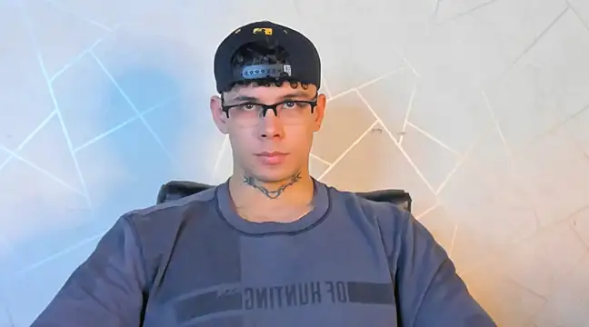 NoahhBrown online show from 12-04-24, 03:04