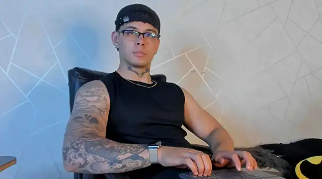 NoahhBrown online show from 12-05-24, 03:59
