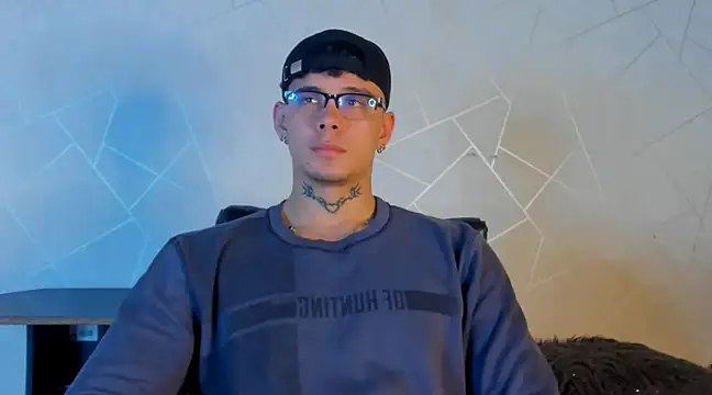 NoahhBrown online show from 12-10-24, 03:09
