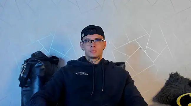 NoahhBrown online show from 12-18-24, 03:26