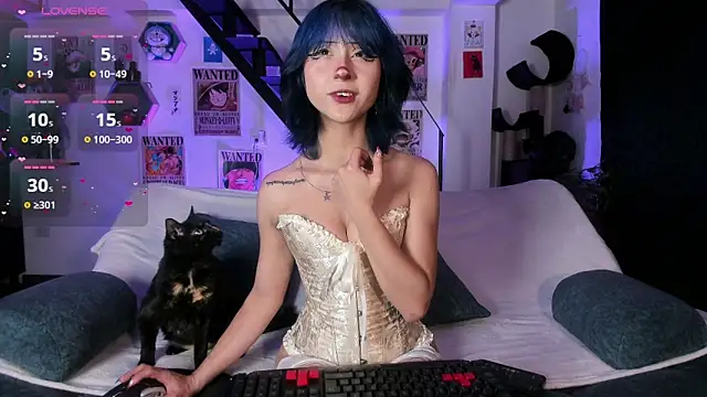 Snapshot of MonxxsLove chatting on 10-02-25, 03:24 MonxxsLove online show from 10-02-25, 03:24
