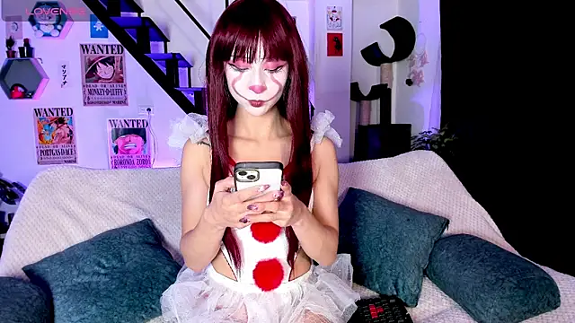 Snapshot of MonxxsLove chatting on 10-10-25, 03:05 MonxxsLove online show from 10-10-25, 03:05