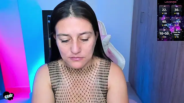 Saskyaa online show from 10-21-25, 04:41