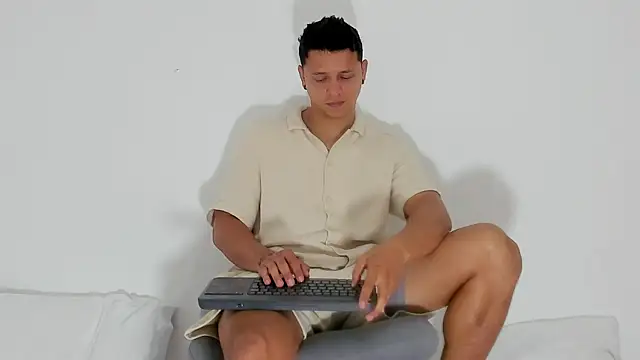 MITCHELL BURNS online show from 01-04-25, 03:07