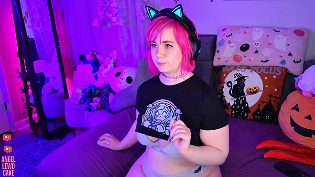Angel-Lewd-Cake online show from 05-08-26, 07:52