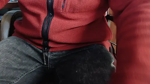 Snapshot of smoothandtiny chatting on 03-10-25, 08:37 smoothandtiny online show from 03-10-25, 08:37