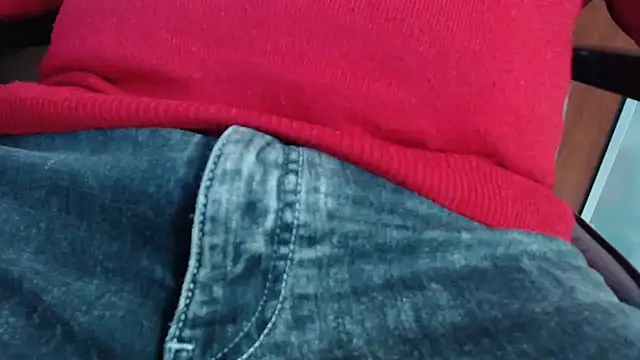 Snapshot of smoothandtiny chatting on 03-13-25, 02:55 smoothandtiny online show from 03-13-25, 02:55