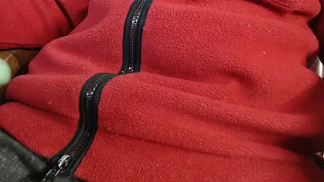 Snapshot of smoothandtiny chatting on 03-19-25, 02:57 smoothandtiny online show from 03-19-25, 02:57