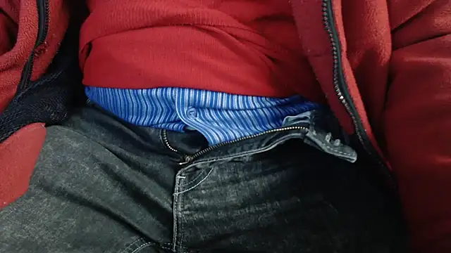 Snapshot of smoothandtiny chatting on 03-20-25, 05:24 smoothandtiny online show from 03-20-25, 05:24