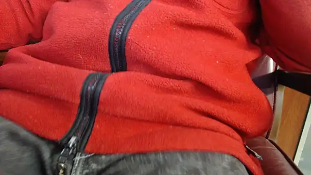 Snapshot of smoothandtiny chatting on 03-20-25, 11:49 smoothandtiny online show from 03-20-25, 11:49