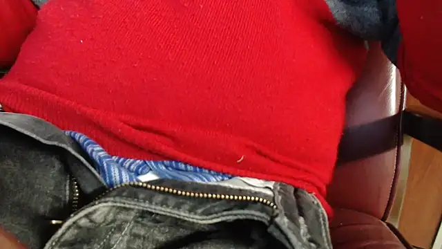 Snapshot of smoothandtiny chatting on 03-21-25, 05:23 smoothandtiny online show from 03-21-25, 05:23