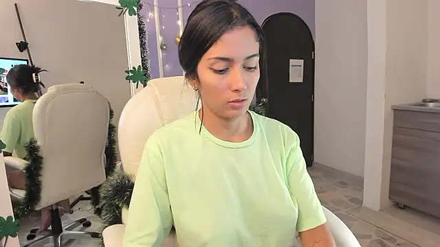 your khloe online show from 12-06-24, 05:44