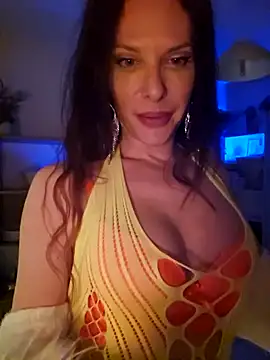 Luna Kitanna online show from 12-14-24, 12:11