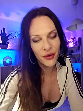 Luna Kitanna online show from 03-21-25, 05:00