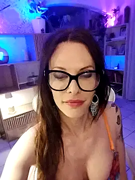 Luna Kitanna online show from 03-22-25, 12:39
