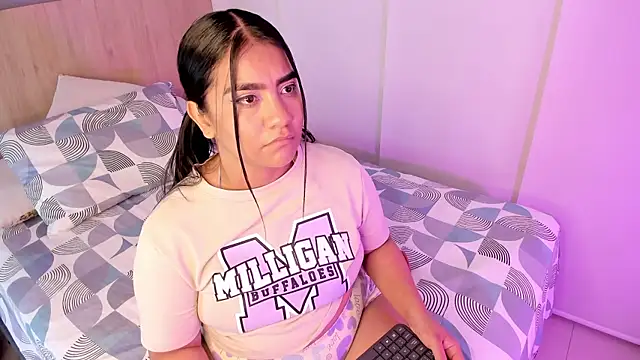 hannnasmith online show from 11-13-25, 03:16