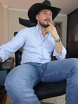 Snapshot of HenryBenso chatting on 07-17-26, 10:47 HenryBenso online show from 07-17-26, 10:47