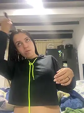 Snapshot of SuzanSmithh chatting on 01-21-25, 09:57 SuzanSmithh online show from 01-21-25, 09:57