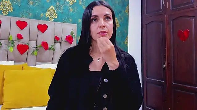 Snapshot of SuzanSmithh chatting on 02-27-25, 07:04 SuzanSmithh online show from 02-27-25, 07:04