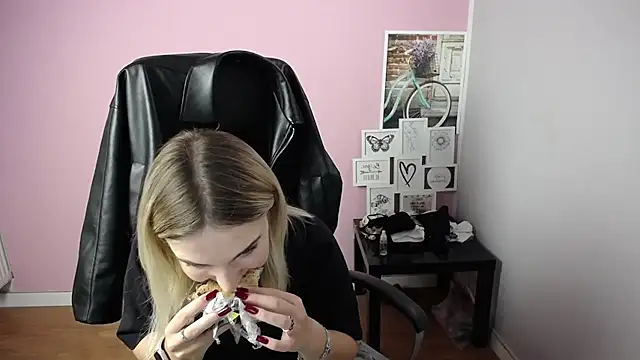 viktoria lovely online show from 10-22-25, 09:31