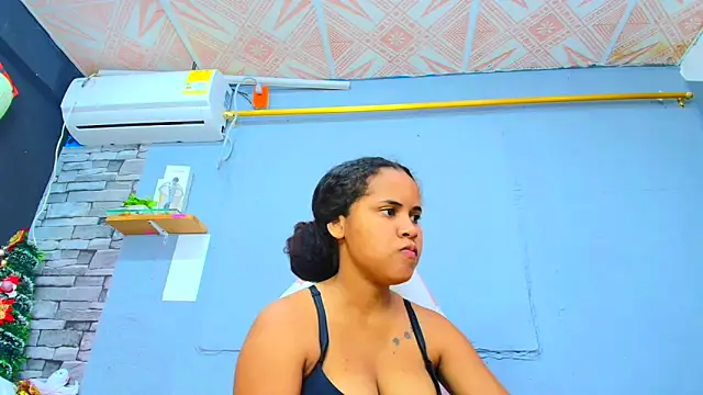 makena18 online show from 01-17-25, 12:52