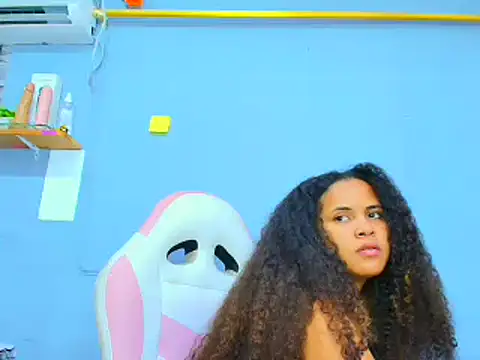 makena18 online show from 02-01-25, 12:37